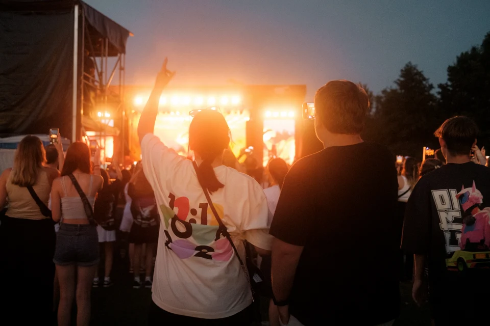 Publikum bei einem Open Air Konzert von Musiker Cro in Braunschweig