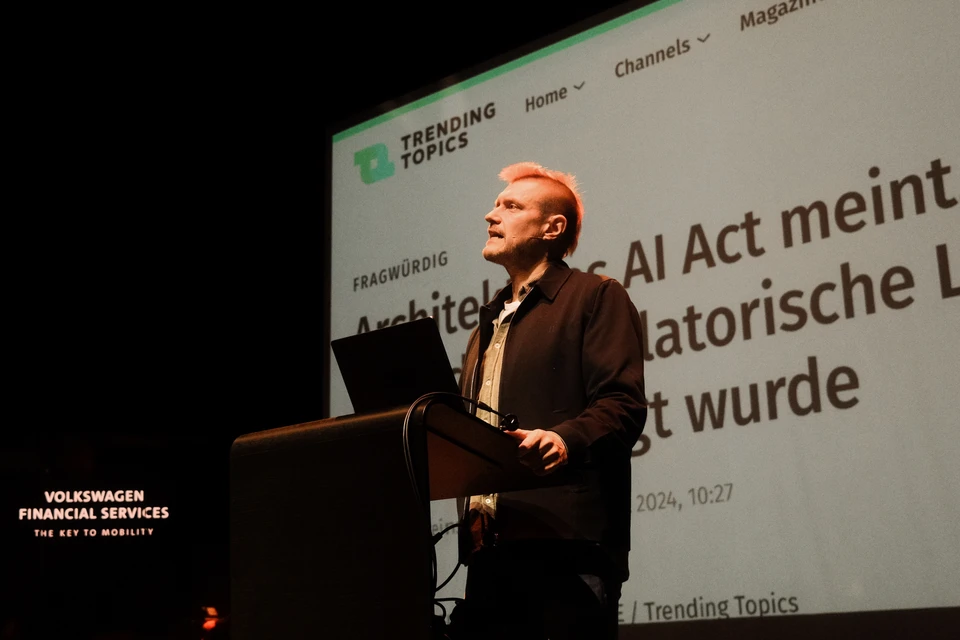 Keynote von Sascha Lobo beim HEX Zukunftsfestival in Braunschweig