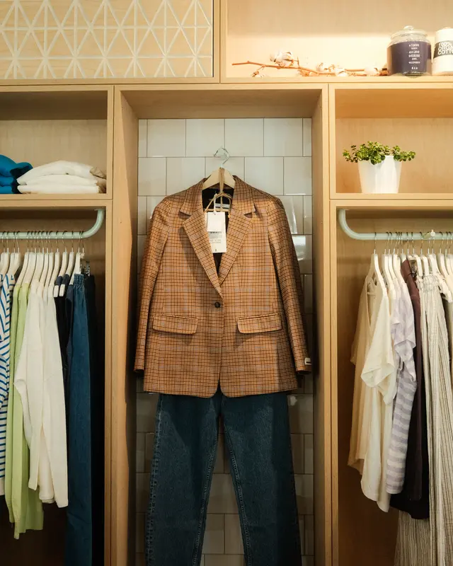 Interior eines nachhaltigen Fashion-Stores im Magniviertel Braunschweig Jojeco