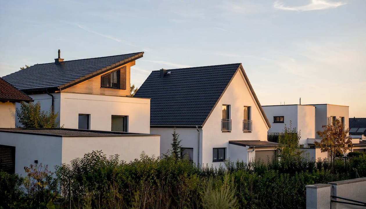 Dachform und Immobilienwert: Was Eigentümer wissen müssen