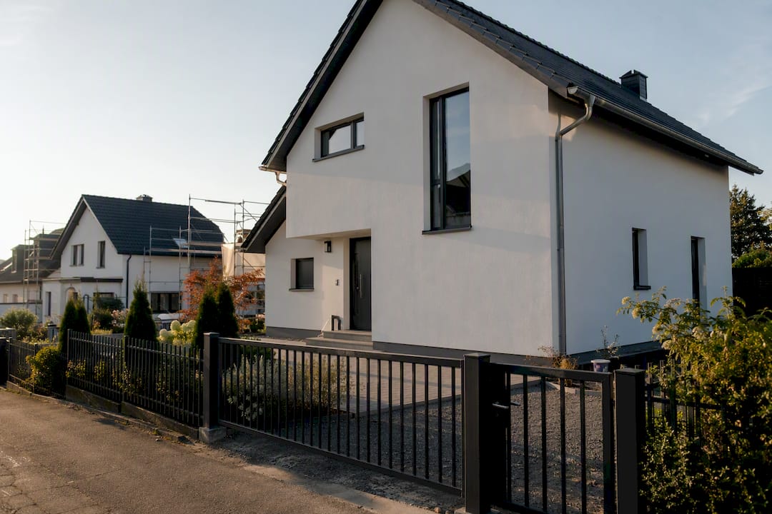 Einfamilienhaus mit frisch renovierter Fassade