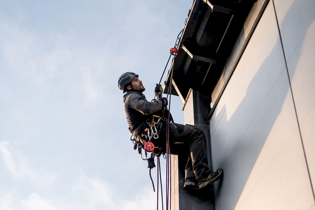 Dacharbeiten ohne Gerüst: 3,0 Meter, Pflichten für Auftraggeber