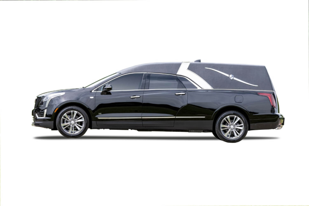 Zijaanzicht van de Cadillac XT5 Revolution rouwauto