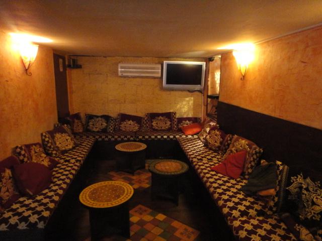 canapés et banquettes à la Shisha des Gones