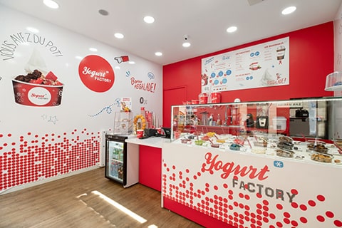 intérieur rouge et blanc yogurt factory