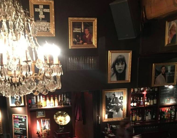 intérieur rétro bar authentique 