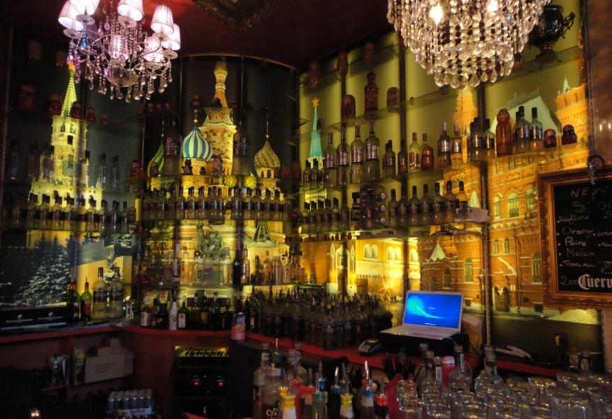 bar avec tous les alcools 