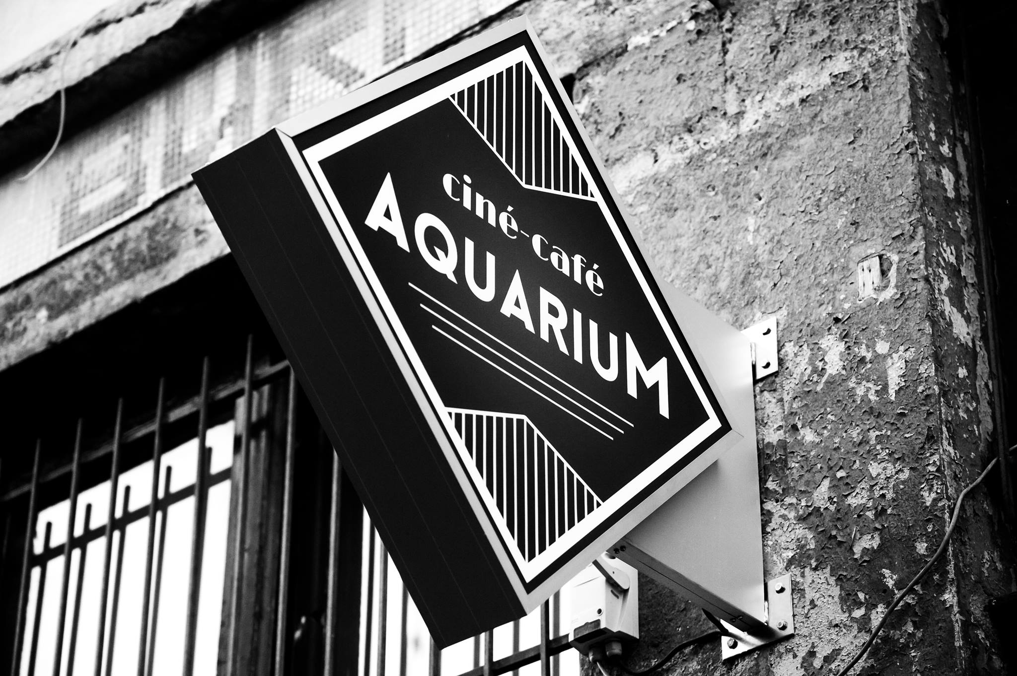 enseigne ciné café aquarium