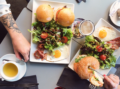 brunch, burgers, frites