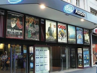 Devanture UGC Astoria 