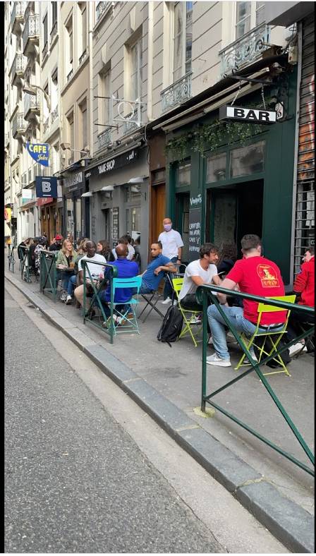 Terrasse cosy sur rue de lyon