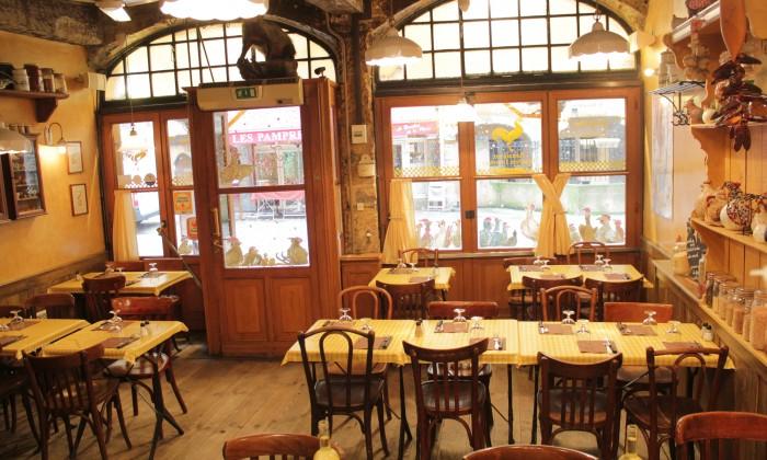 intérieur ancienne d'un restaurant lyonnais