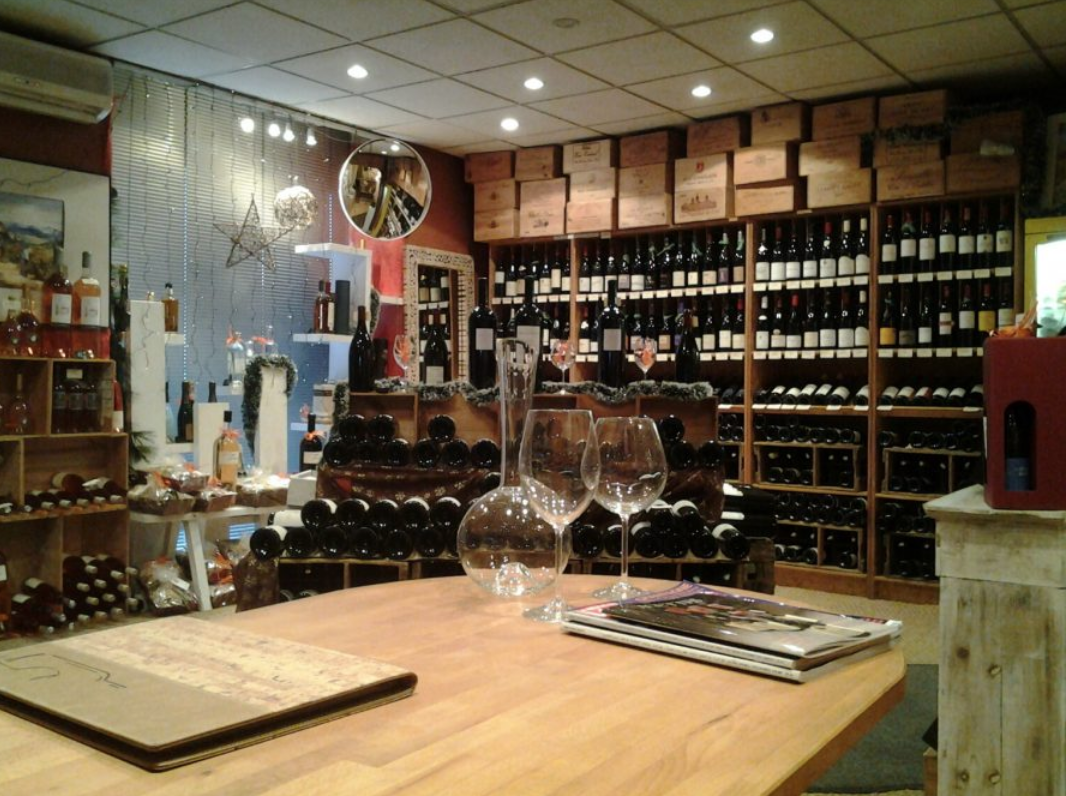 intérieur de la cave à vin monplaisir