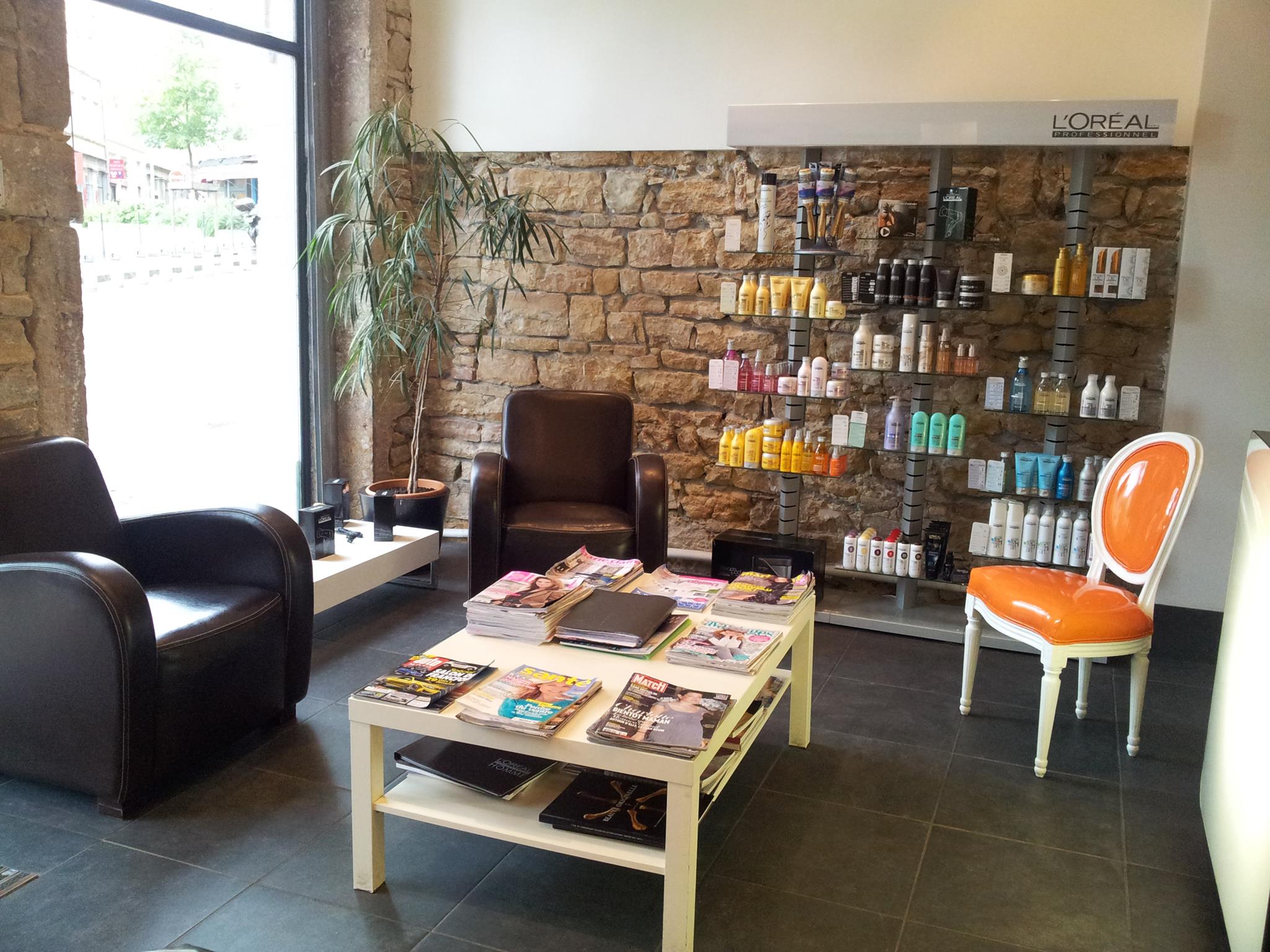 salle d'attente du salon de coiffure Lo de flo