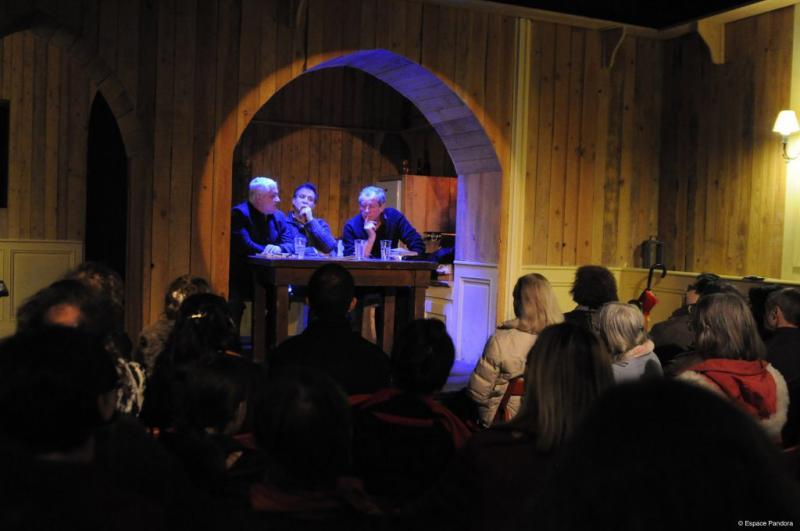 spectacle à l'intérieur du Petit jeu de Paume