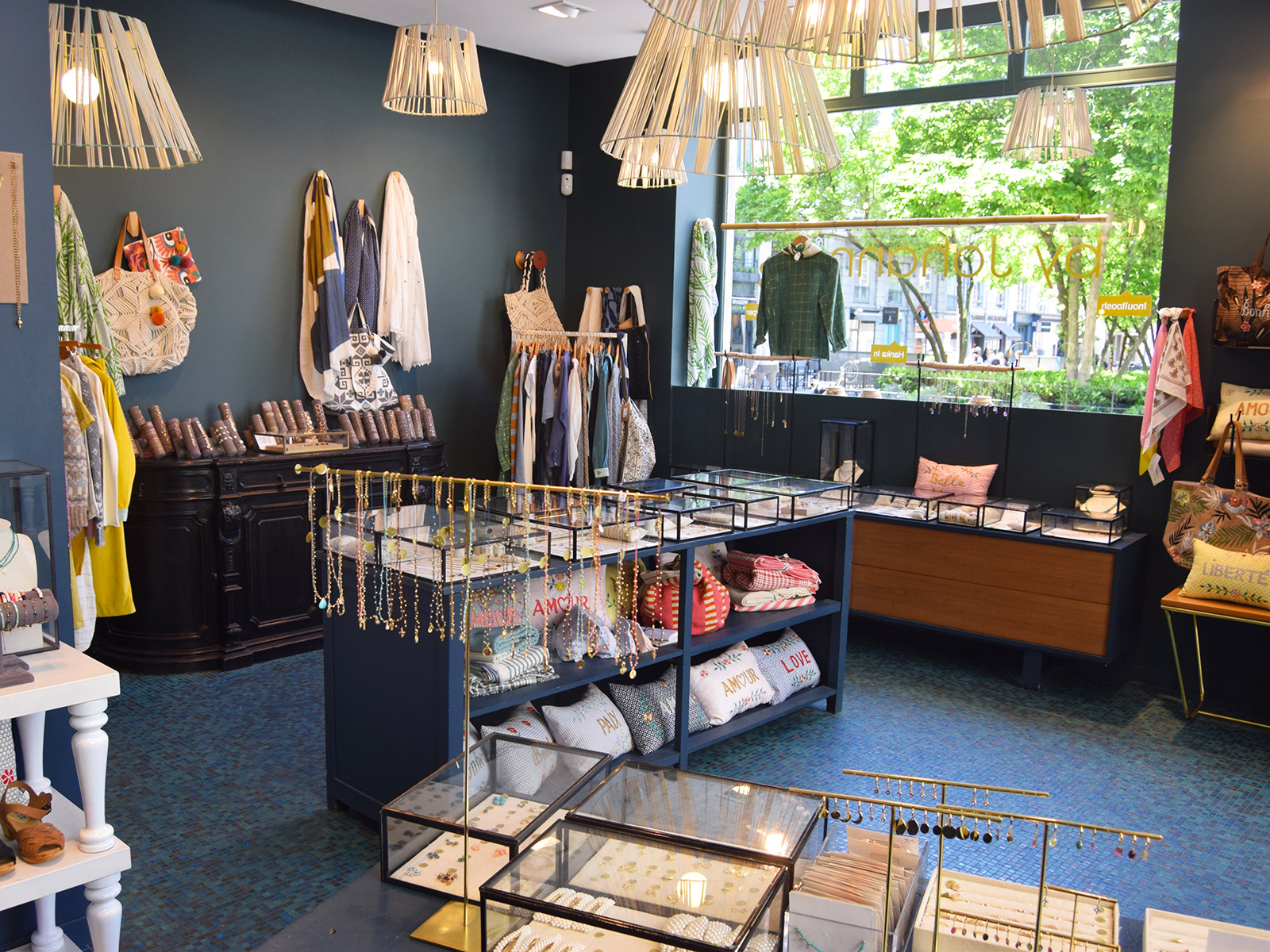 boutique de bijoux, intérieur