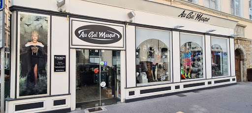 devanture magasin de déguisement