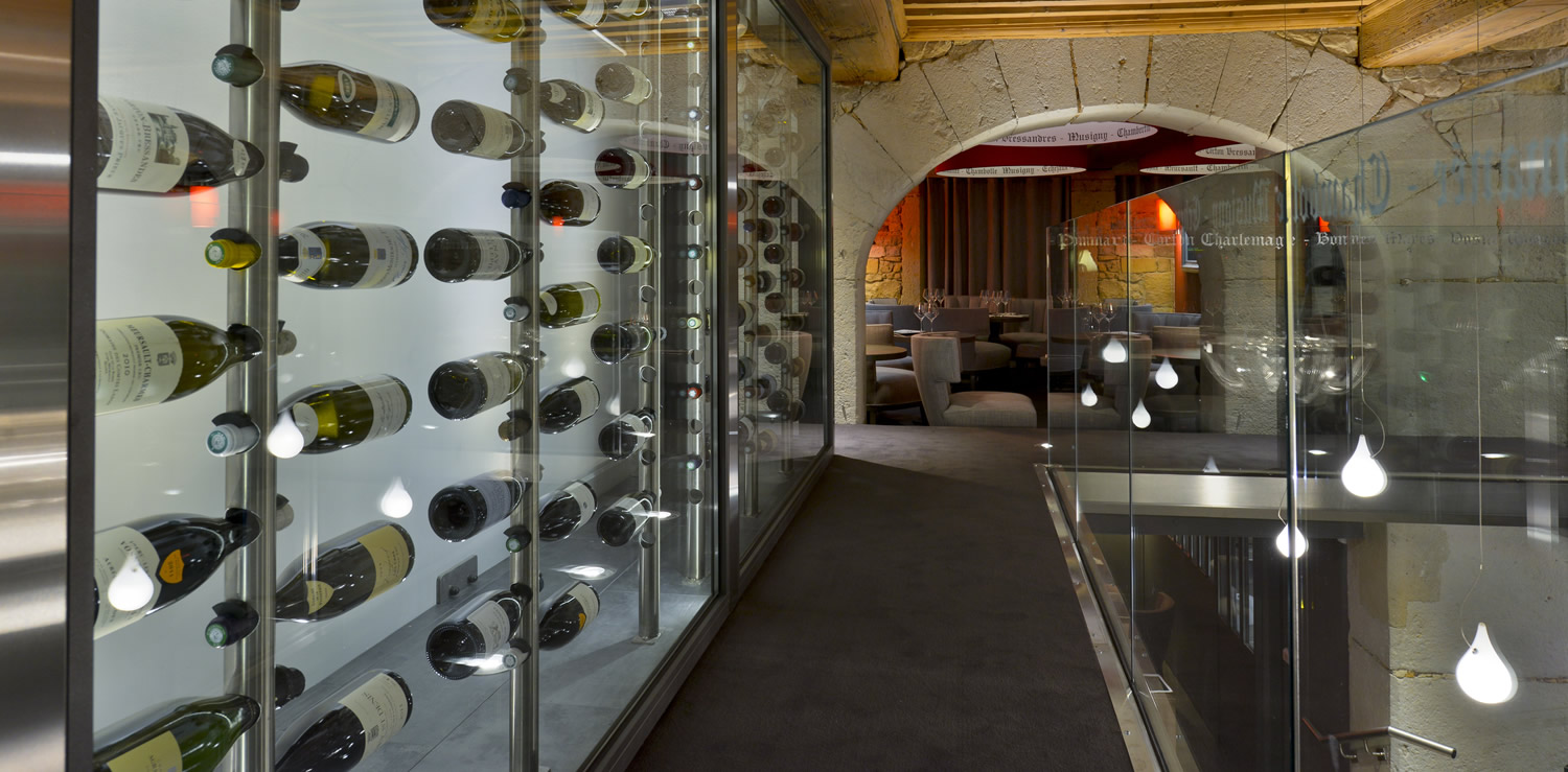 salle de restaurant avec cave 