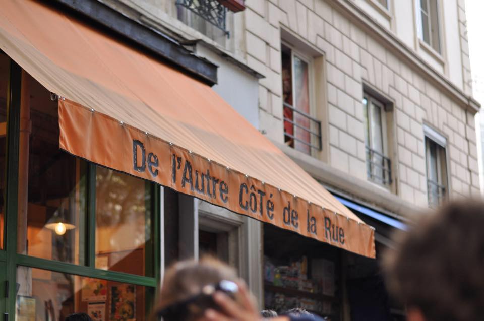 Devanture de l'autre Côté de la Rue