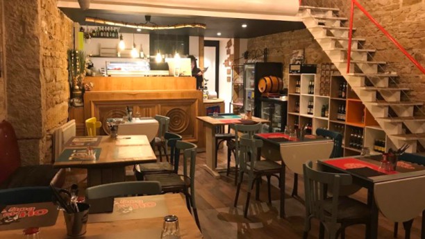 intérieur du restaurant thailandais Sunamis