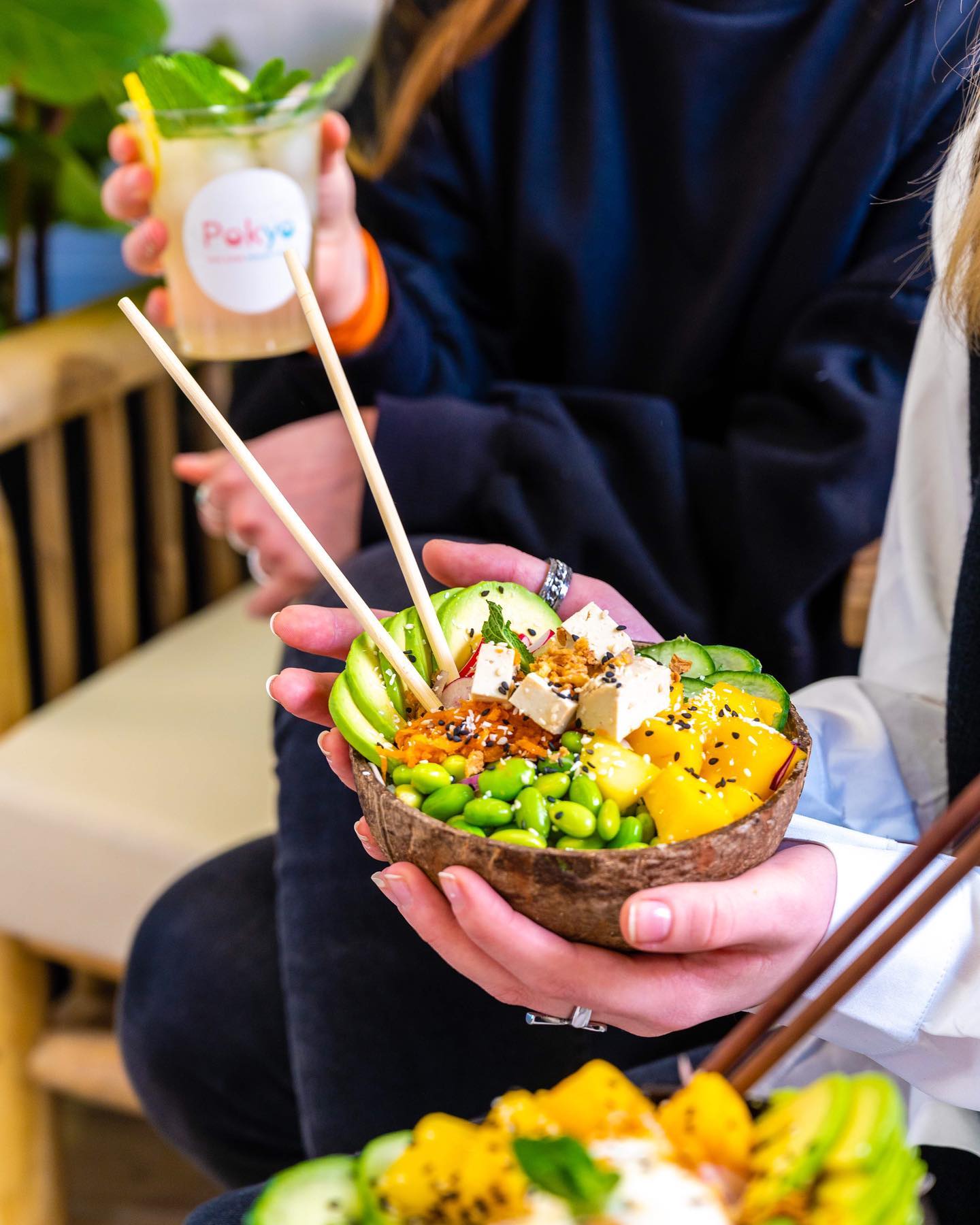 Poké bowls, produits frais, coconut