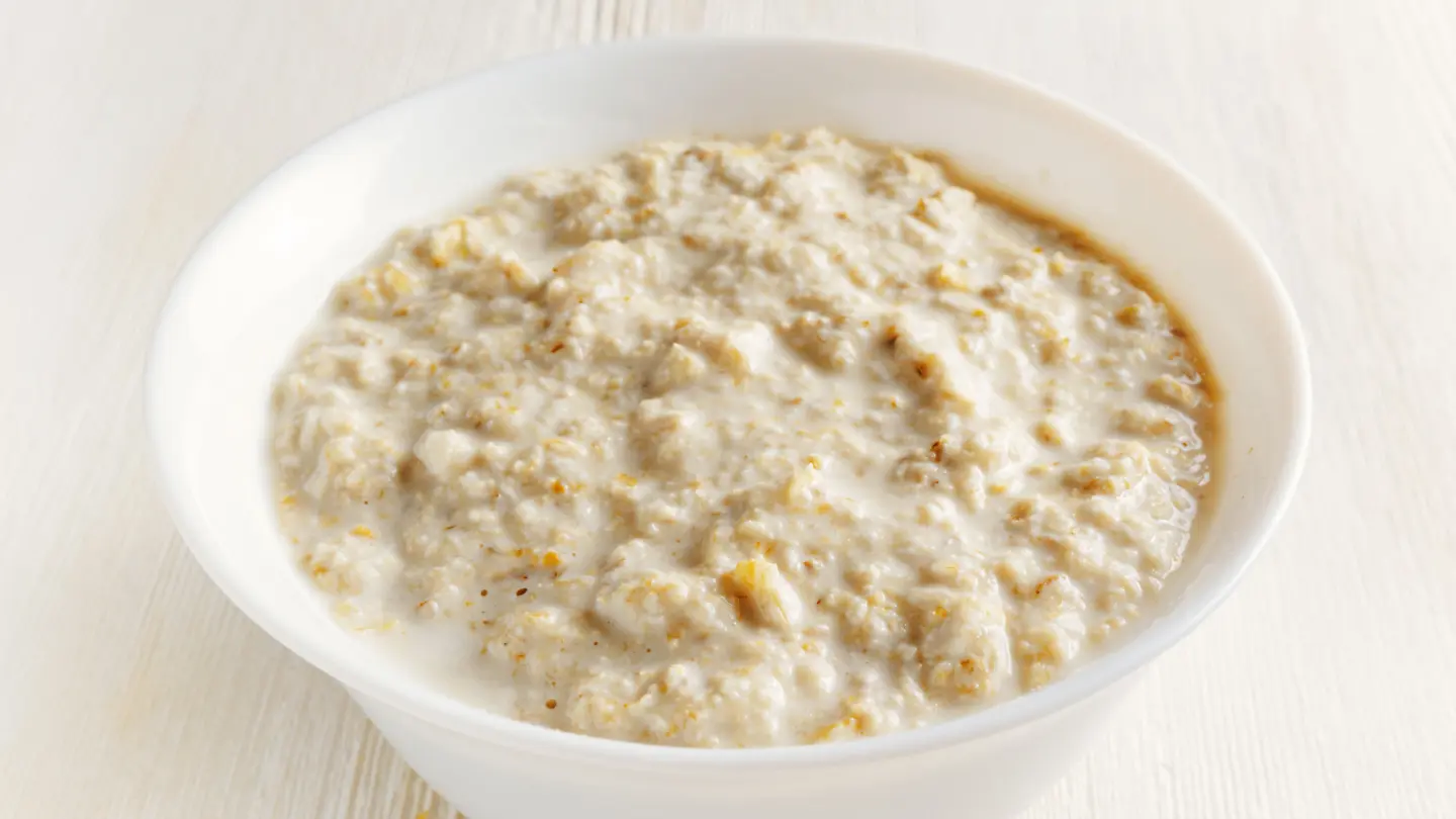 Zobena kaša s bananom i maslacem od kikirikija