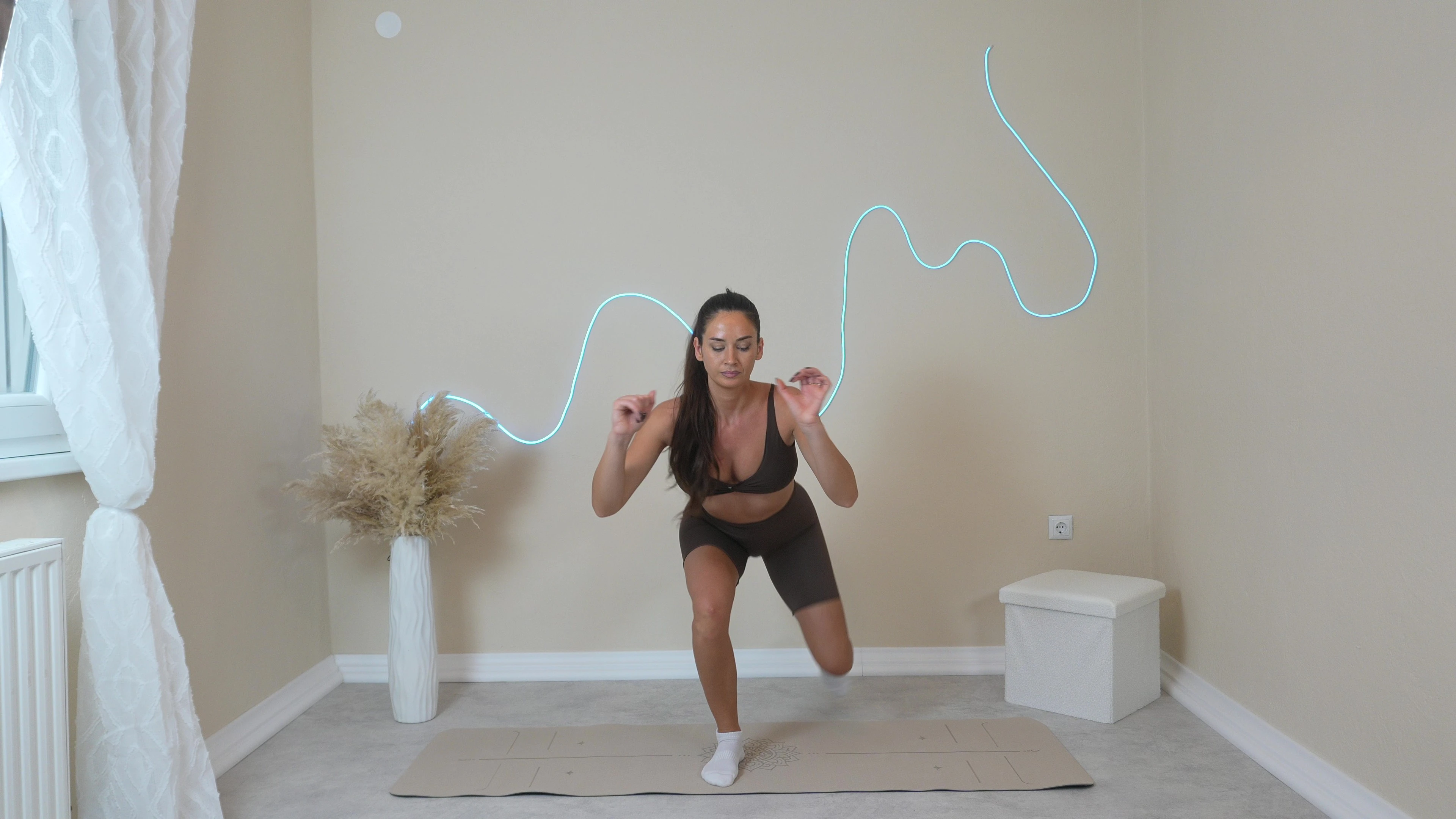 Antonia radi kneel to squat raises