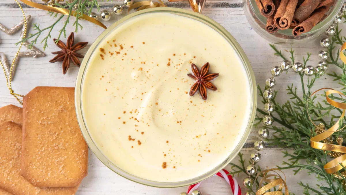 jogurt i cimet u čaši