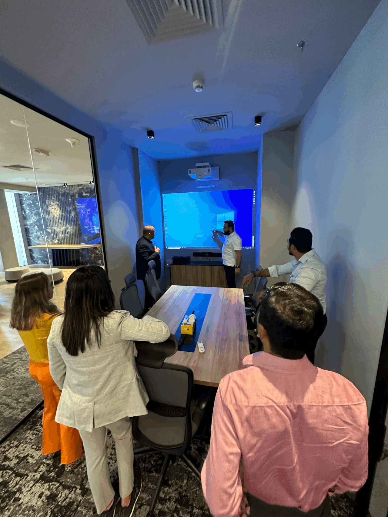 Mekdam Technology team visiting Ventum Tech's Innovation Center