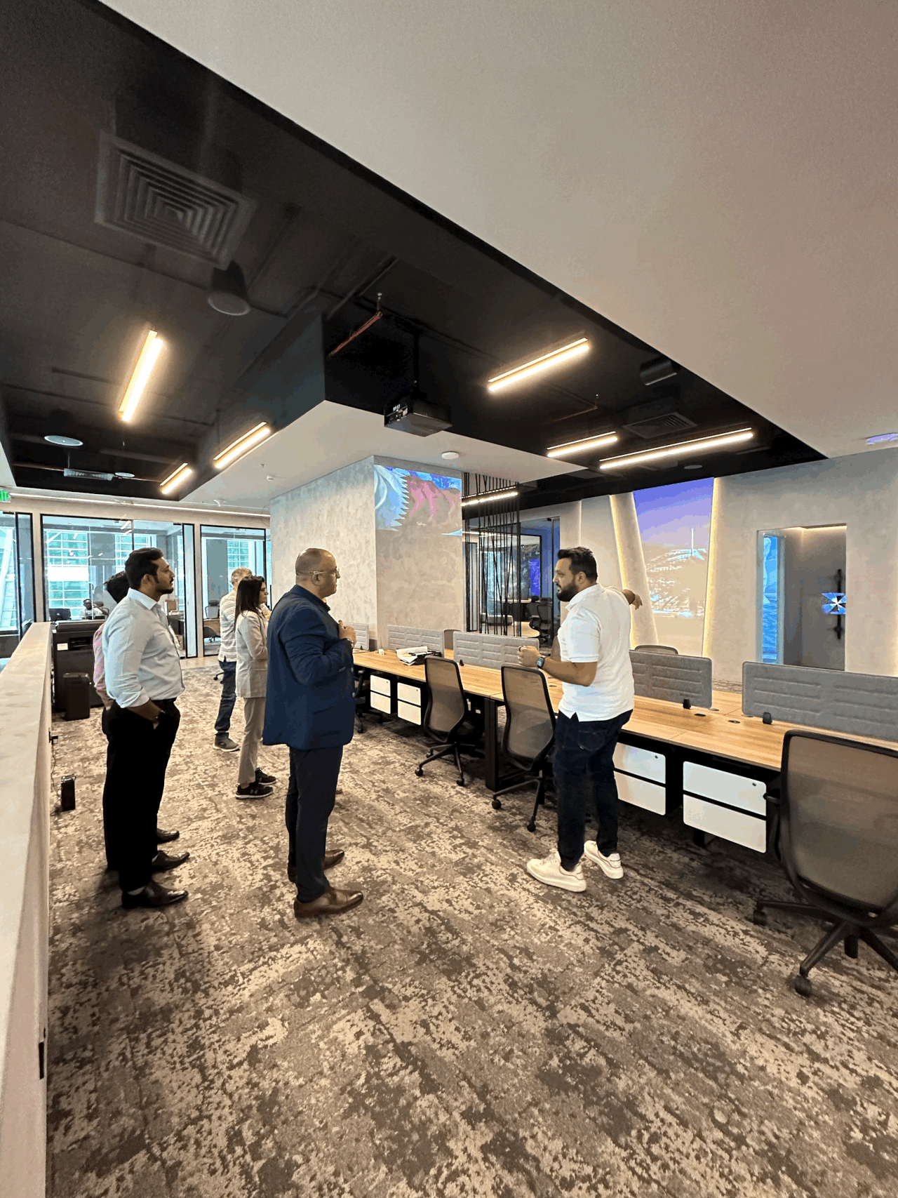 Mekdam Technology team visiting Ventum Tech's Innovation Center