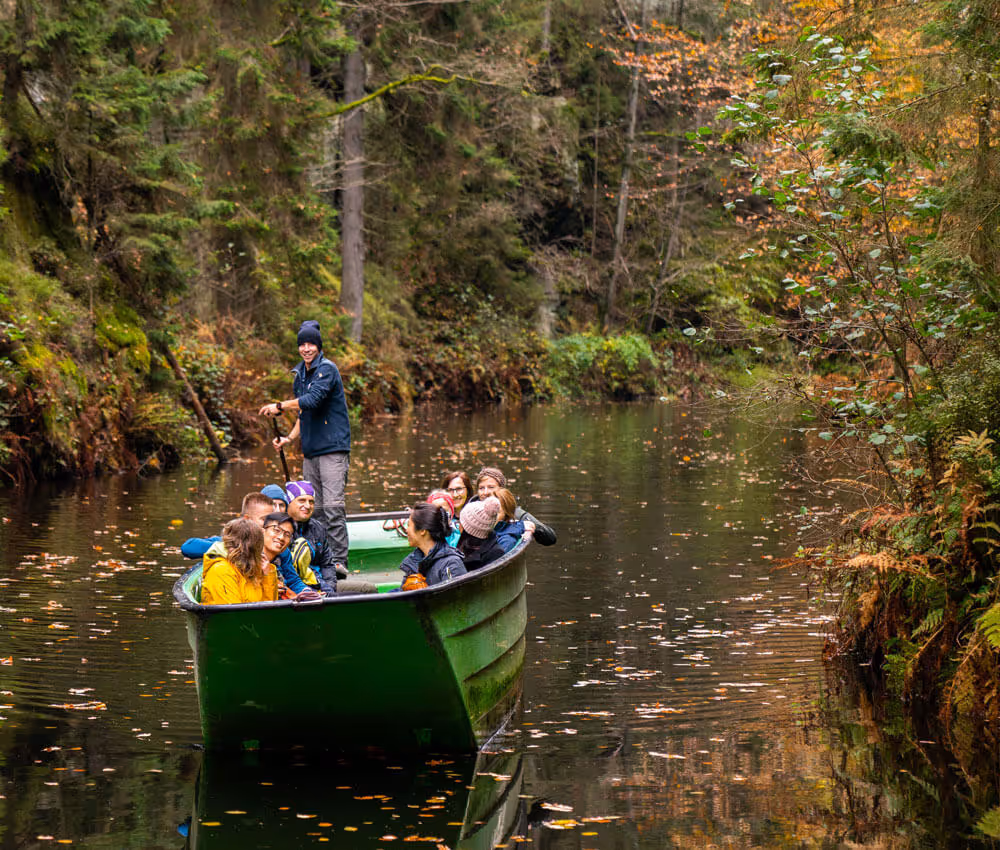 easy tour boat ride
