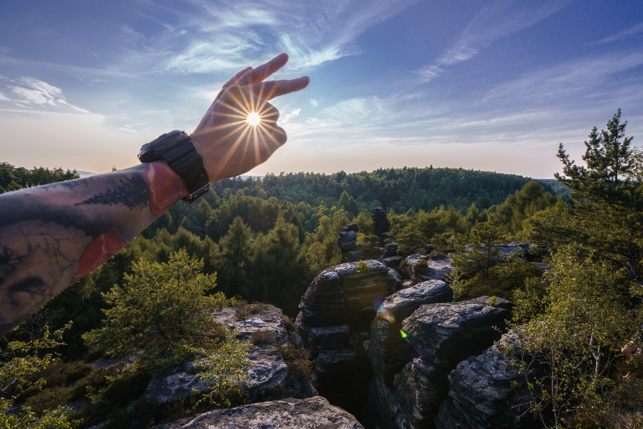 Sunburst over the sandstone rocks near Tisa