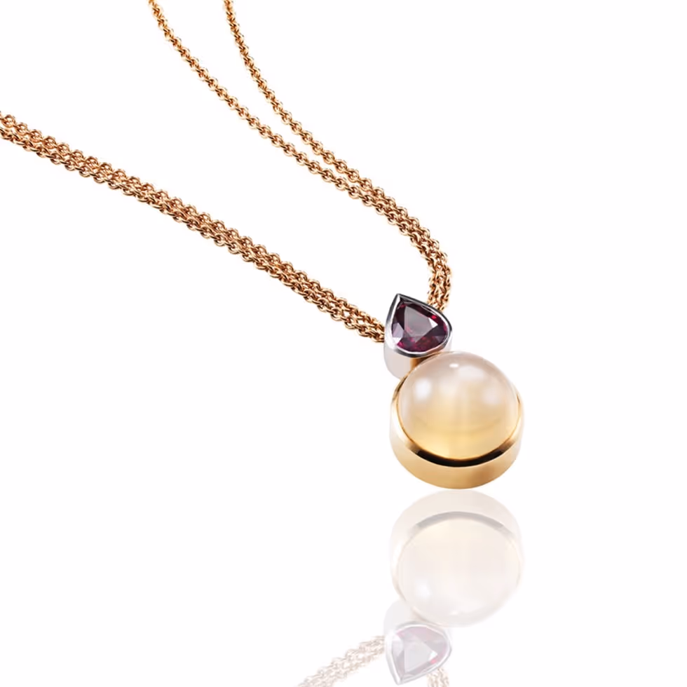 Unique gemstone pendant