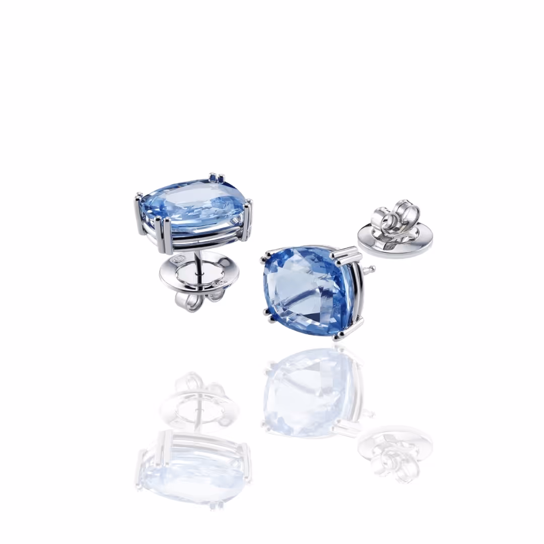 Boucles d'oreilles en saphir bleu clair