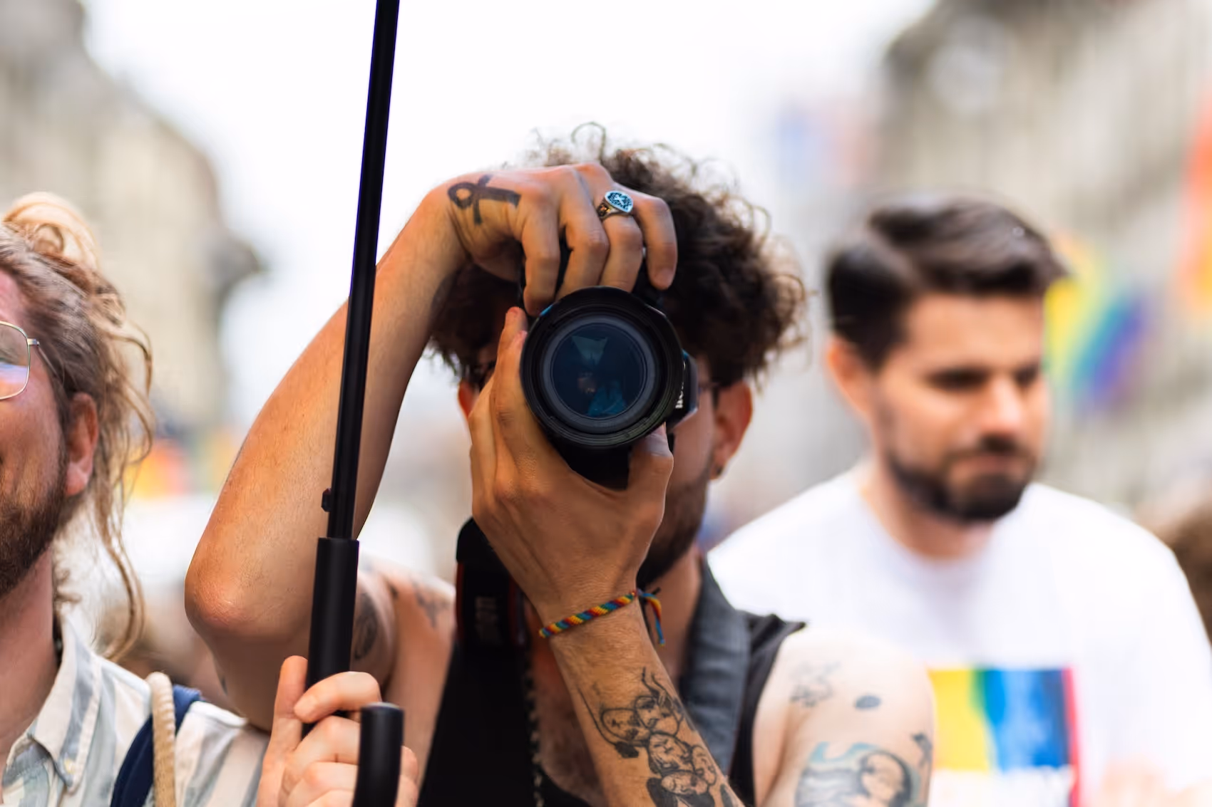 Fotograf mit einer Kamera