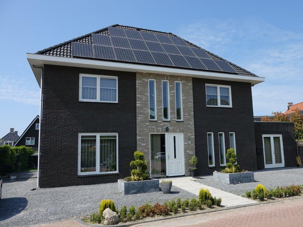 Vrijstaande hoogbouw notaris woning met zonnepanelen