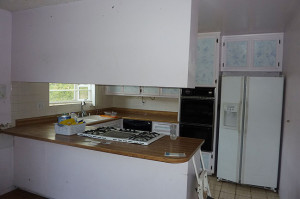 9424-Pebble-Beach-kitchen---before