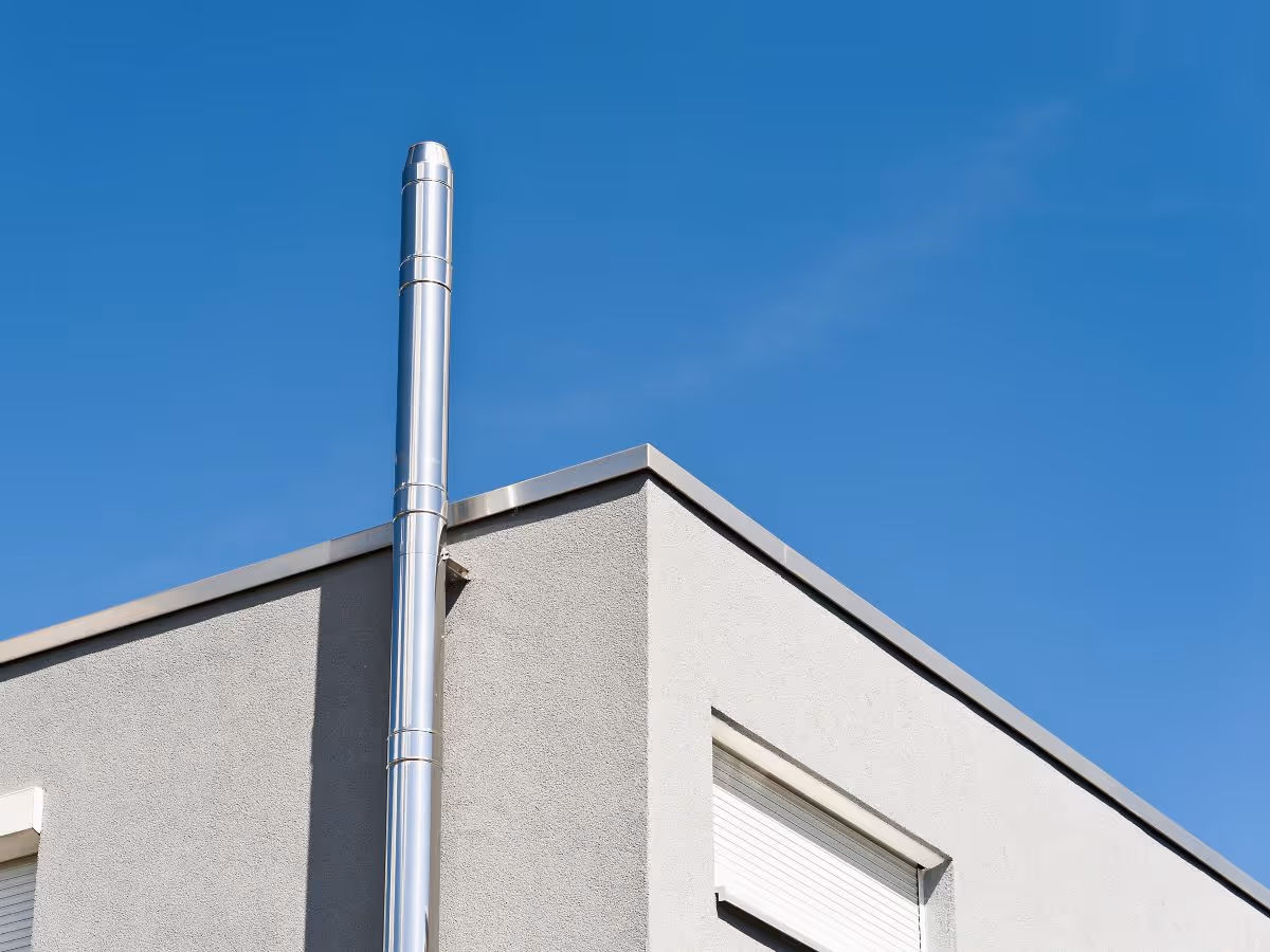 Ein Stapel mit Brennholz