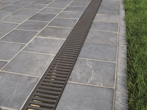 Évacuation des eaux grâce à un système de drainage