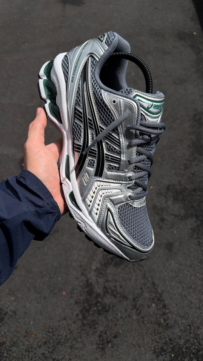 Active Clo product creative: Gel-Kayano trainers
