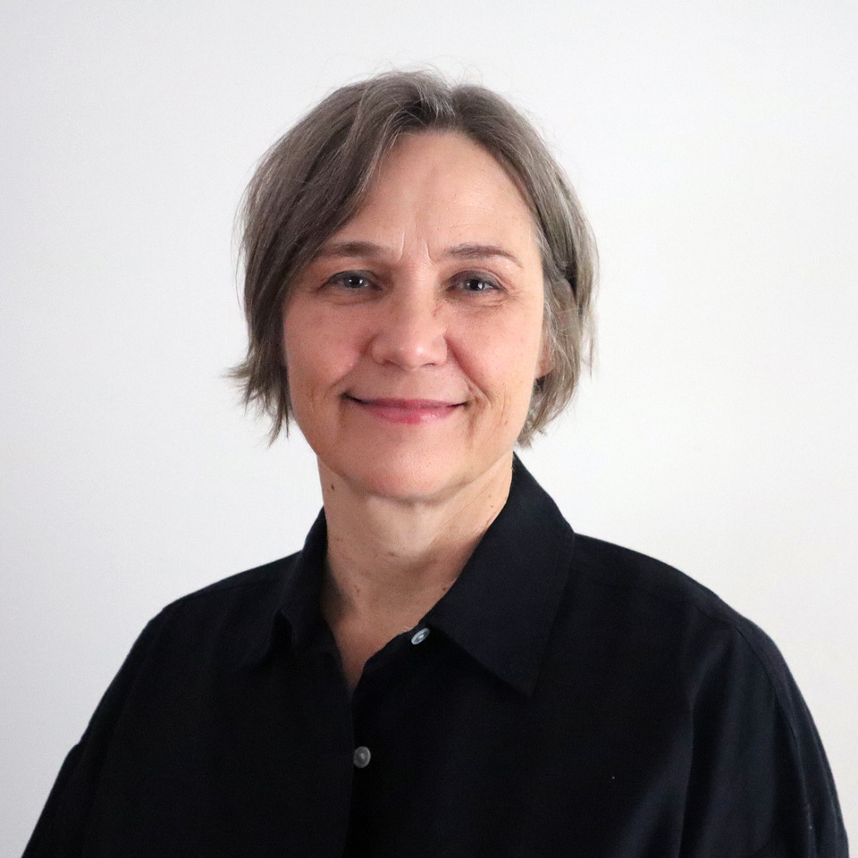 Krista Varsbergs headshot who is a female therapist in Naperviile and is an experienced counselor specializing in helping clients aged 16+ with emotional regulation, life transitions, ADHD, depression, anxiety, and more.