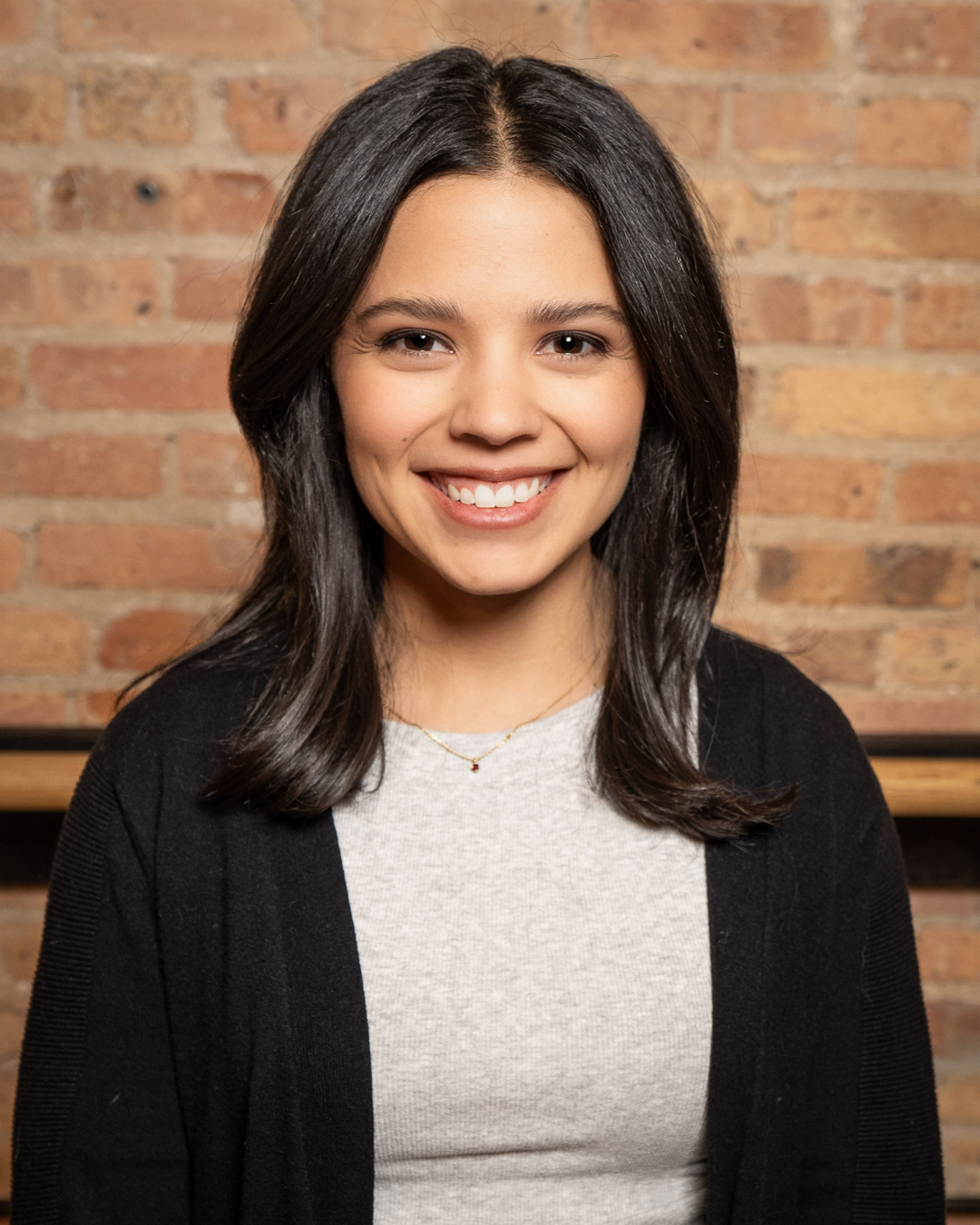 Veronica Hemphill head shot female therapist grow therapy naperville