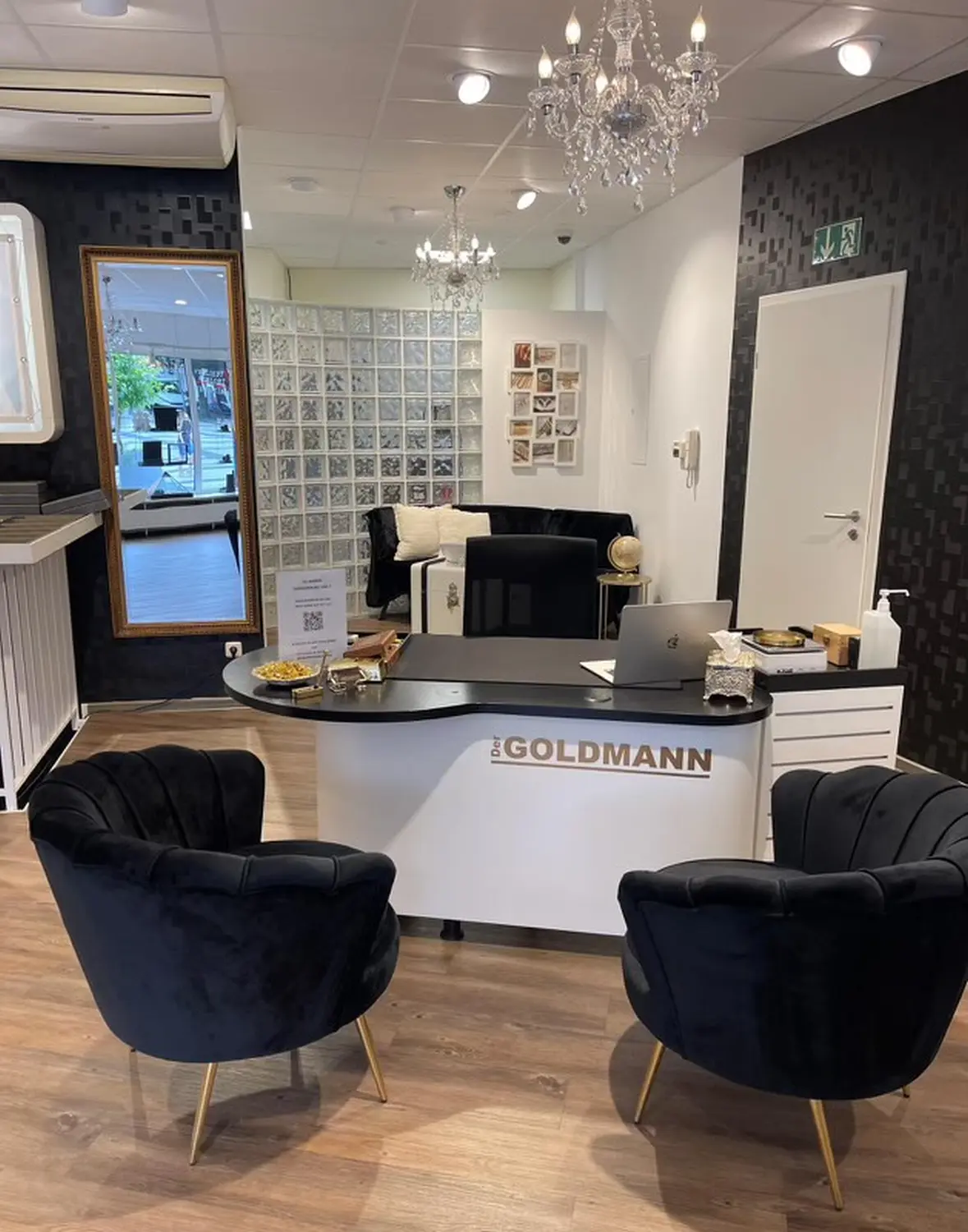 Der GOLDMANN, Ladeneinrichtung