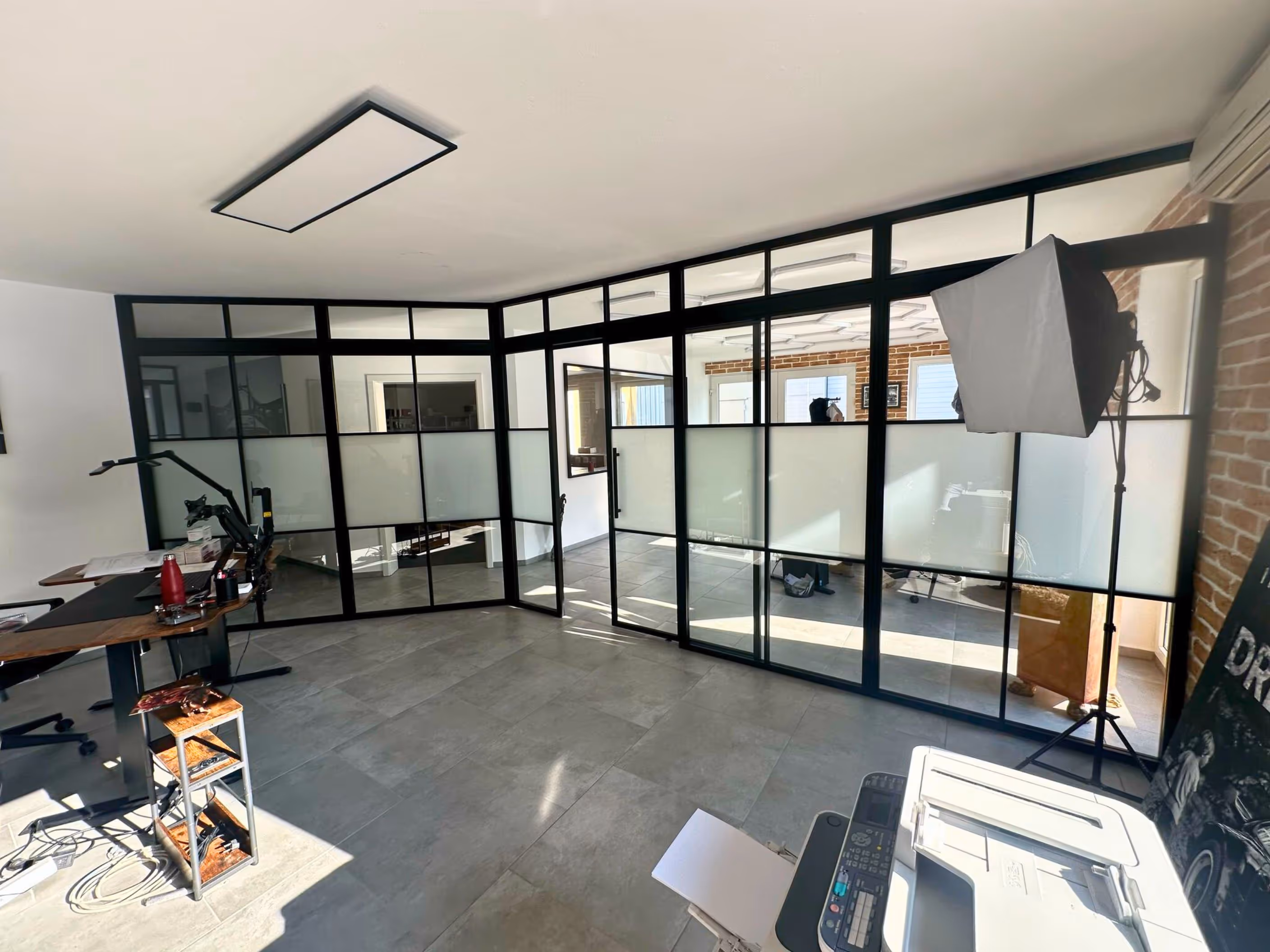 Schwarze Lofttür Flur