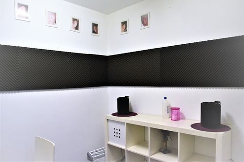 Sala de espera de centro auditivo SiOigo Alcalá de Henares