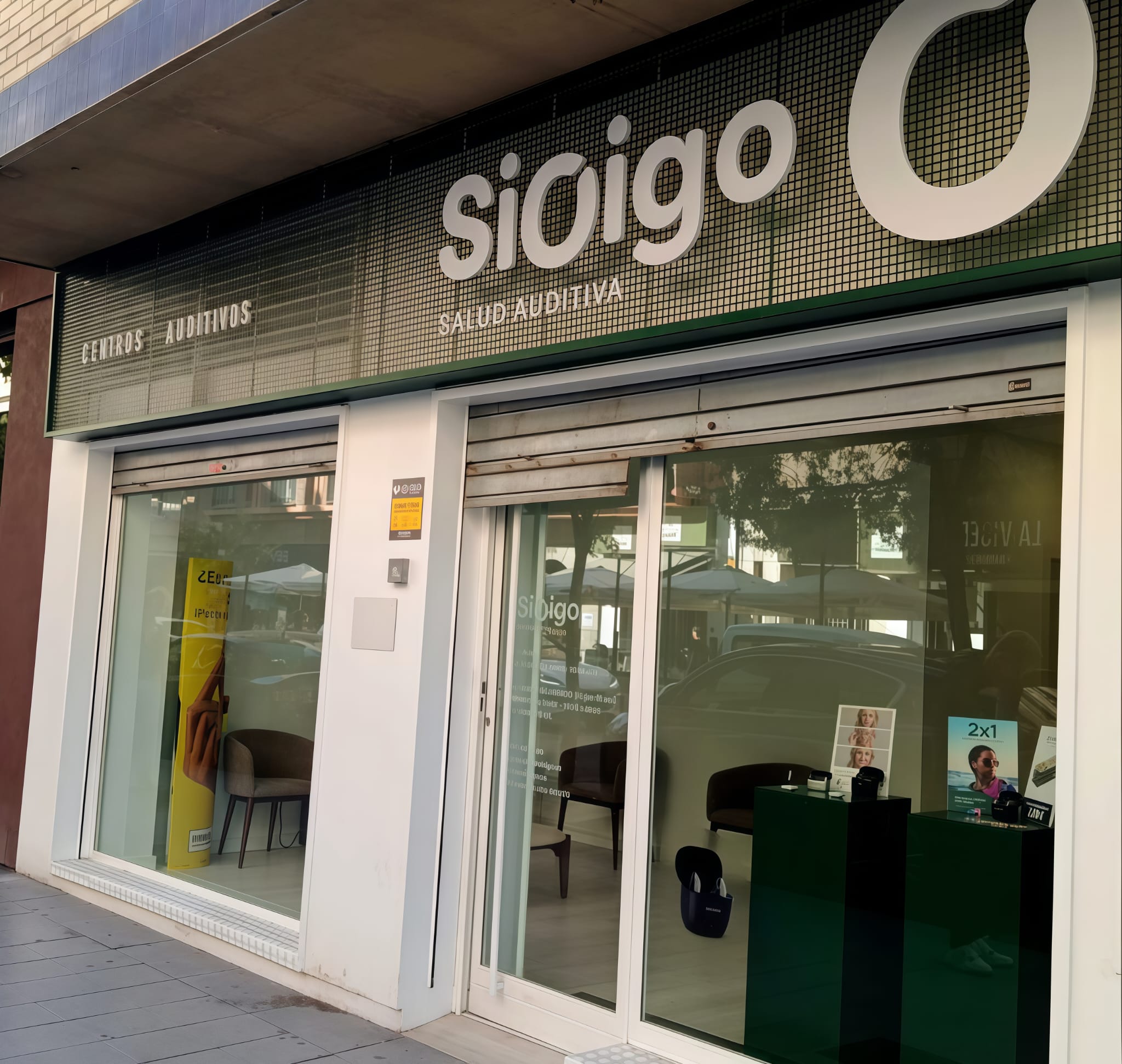 Sala de espera de centro auditivo SiOigo Alcalá de Henares