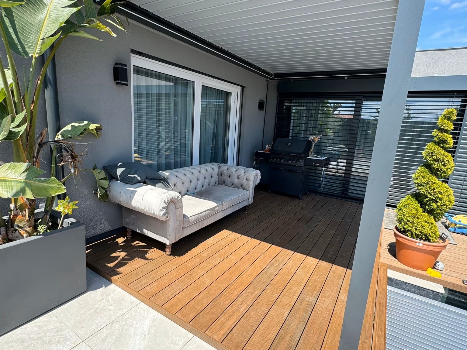 Ako správne kombinovať WPC materiály s inými prvkami exteriéru