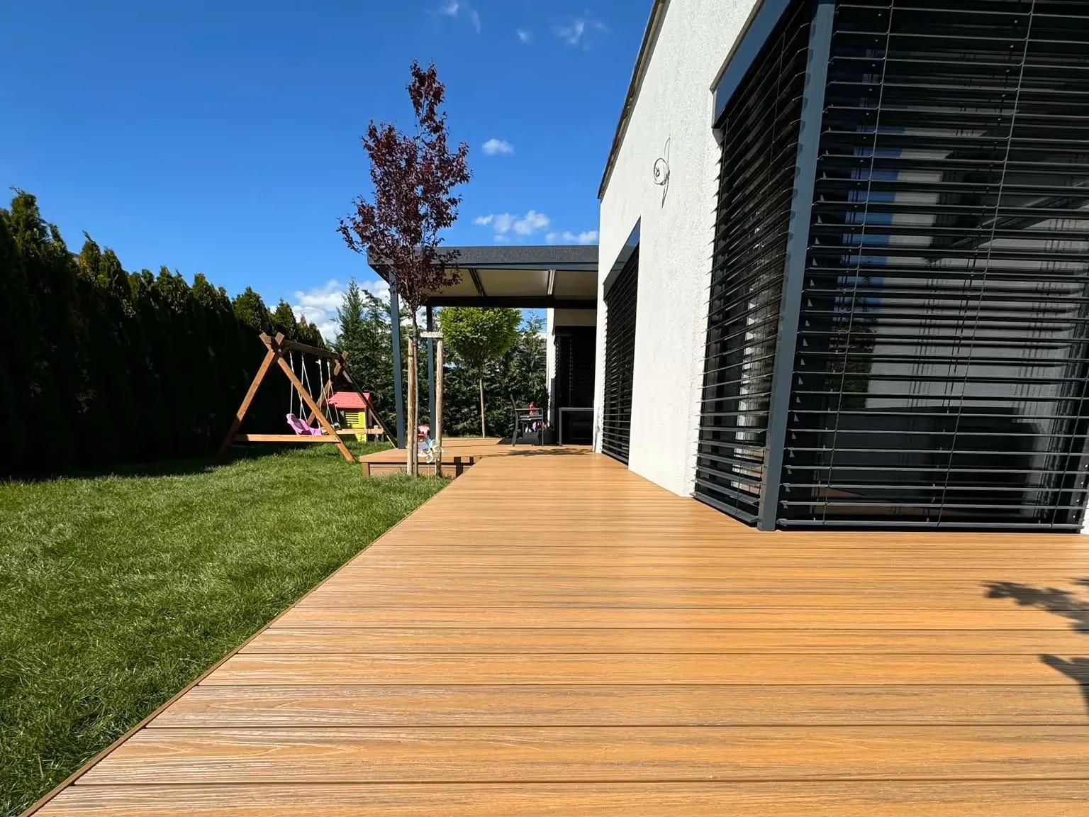 Prečo sa oplatí staviť na bezúdržbové terasové dosky?