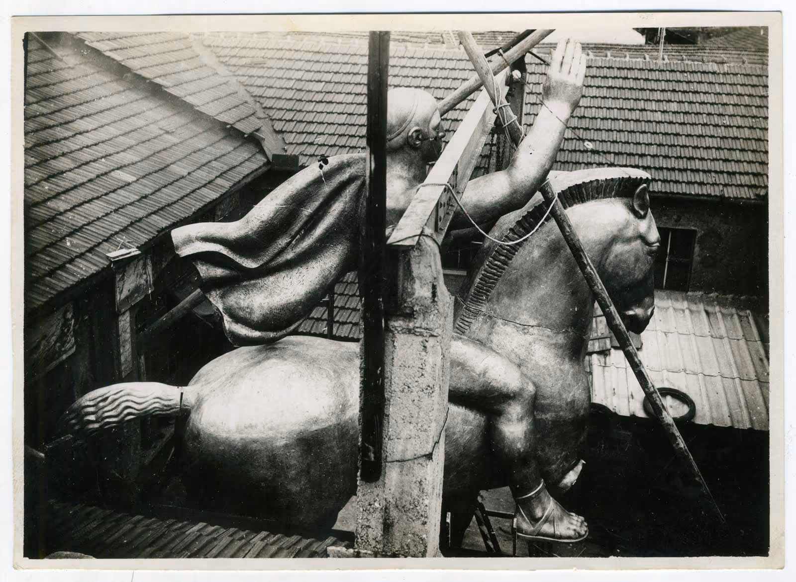 Giorgio Gori, Il Genio Italico del fascismo, 1937. Courtesy Archivio Fonderia Artistica Battaglia