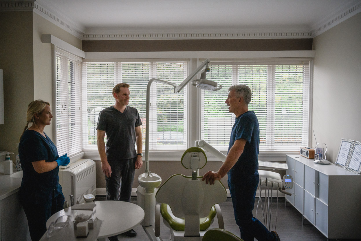Dentures vs implants comparison